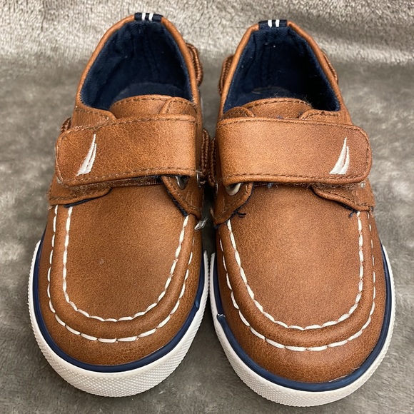 NAUTICA LITTLE RIVER BOAT SHOES - Picture 3 of 9